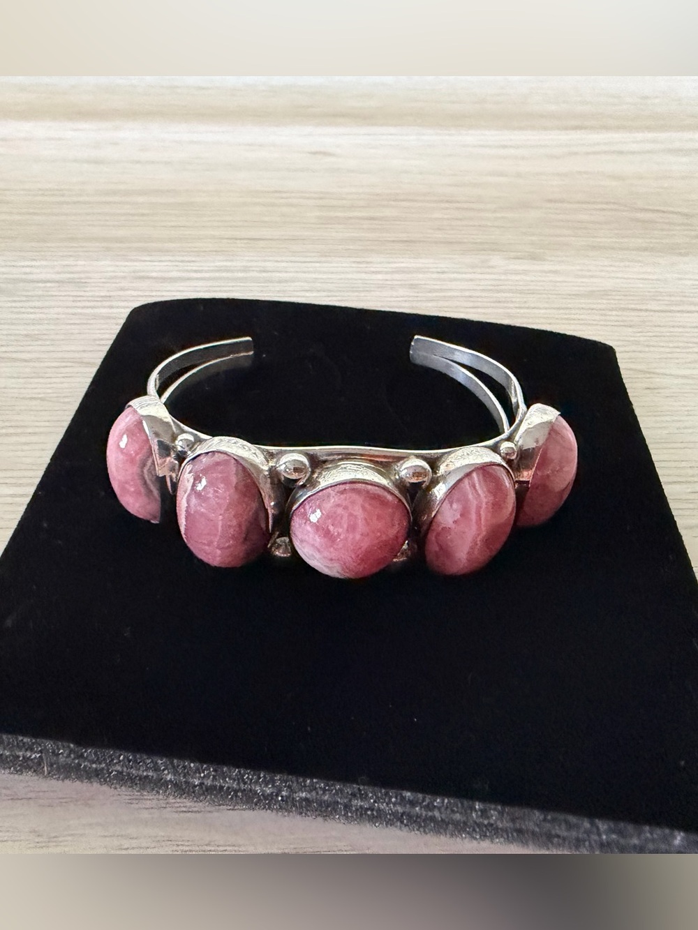 Beautiful  NAVAJO cuff Sterling Silver RHODOCHROSITE bracelet Vintage